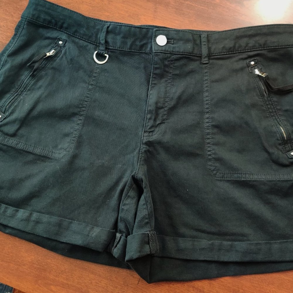 White House Black Market WHBM Pret-a-play Black Shorts 14